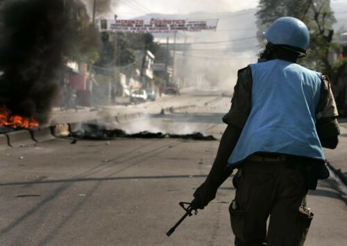 Article : Haïti : l’emprise des groupes dominants sur une « économie de violence »